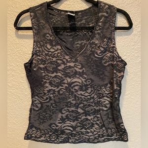 Women’s short sleeve, black and tan lace top